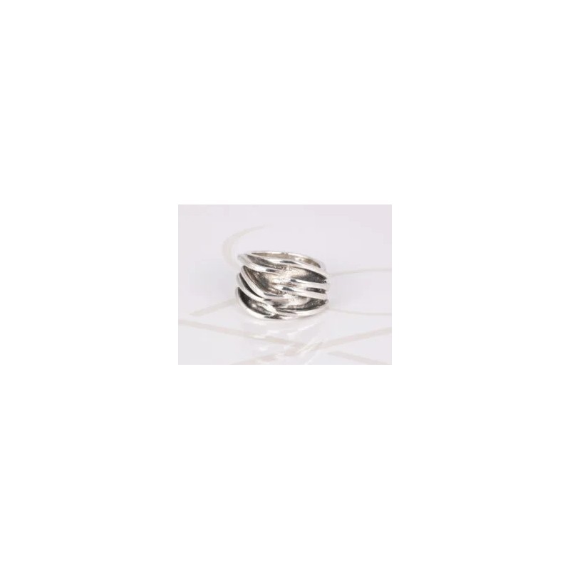 ANILLO PLATA LINEAS ENTRELAZADAS PAVONADO