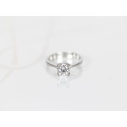 ANILLO PLATA RODIZADA CORTE ESMERALDA TOPACIO BLANCO