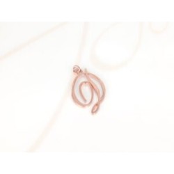 DIJE RECUBRIMIENTO DE ORO ROSA CURSIVA D LISO