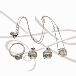 JUEGO PLATA RODIZADA CUADRADO CON HALO MOISSANITE